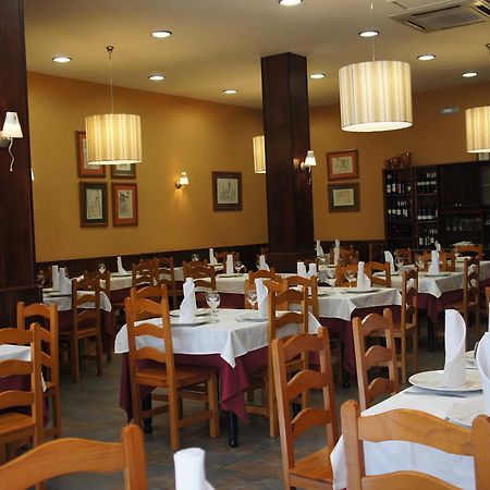 Hostal Restaurante Alarico アジャリス エクステリア 写真
