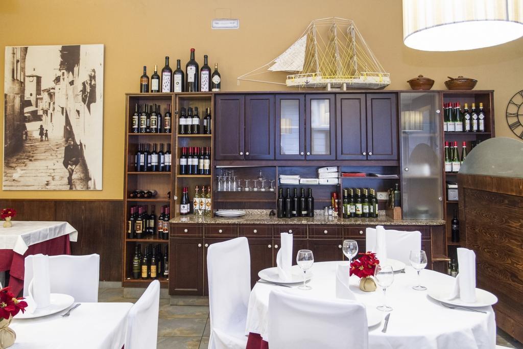 Hostal Restaurante Alarico アジャリス エクステリア 写真